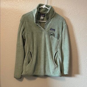 Patagonia Women's Sage Green 1/4 Snap Fleece Sweater